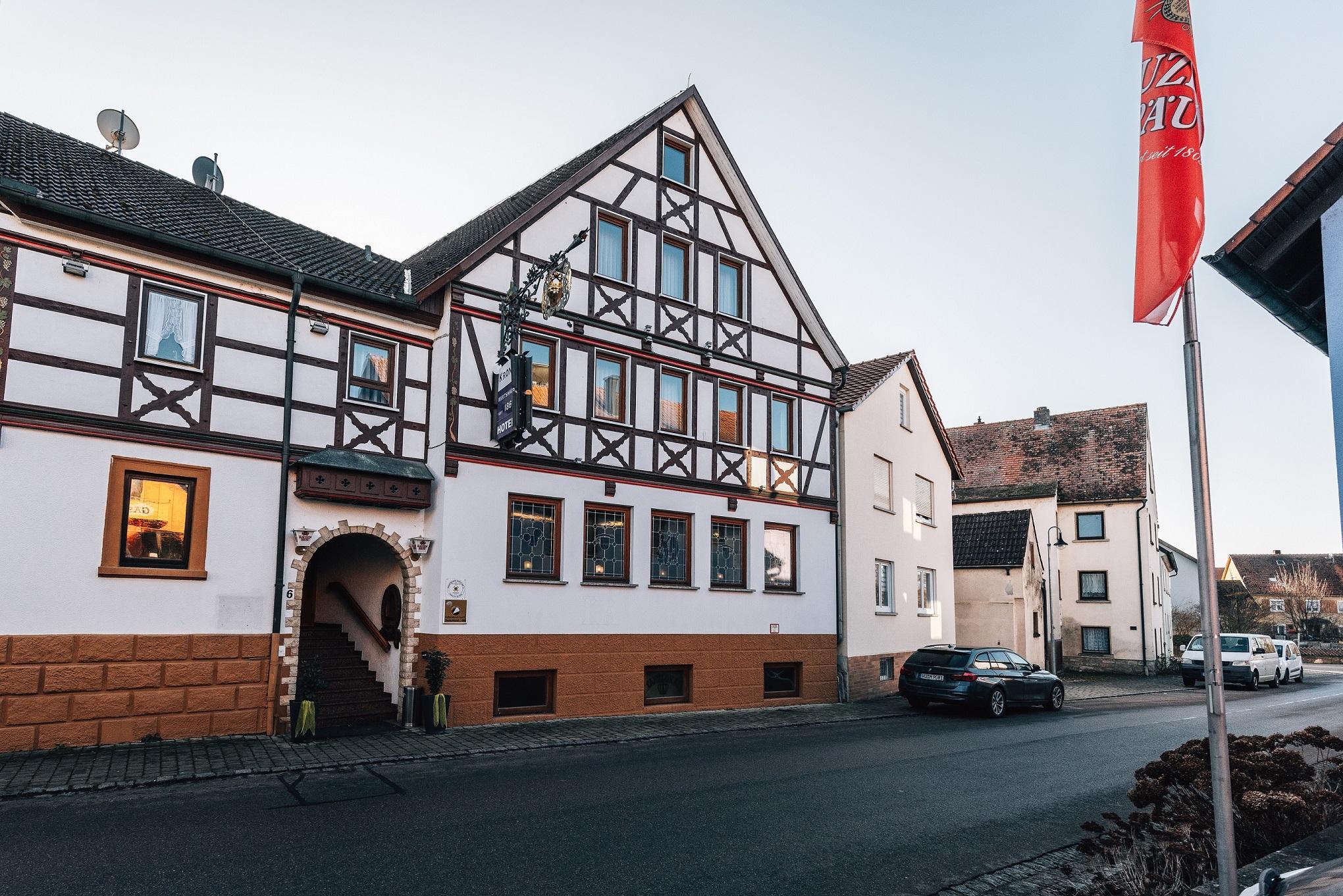 Hotel Krone Tauberrettersheim Exterior foto